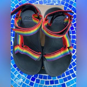 Children’s Hurricane XLT 2 Rainbow Teva Sandal 🌈